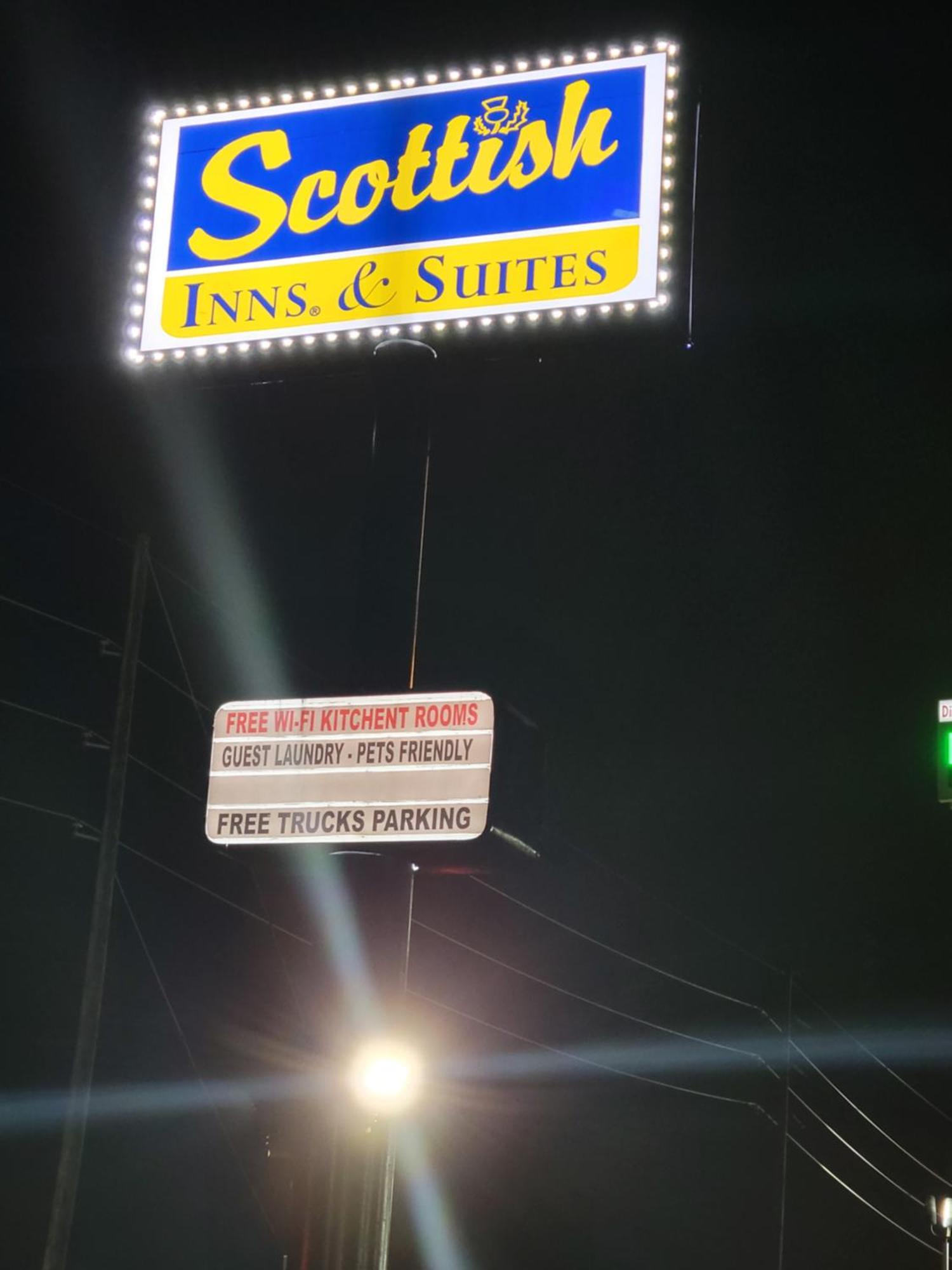 Scottish Inn & Suites Hankamer Exterior foto