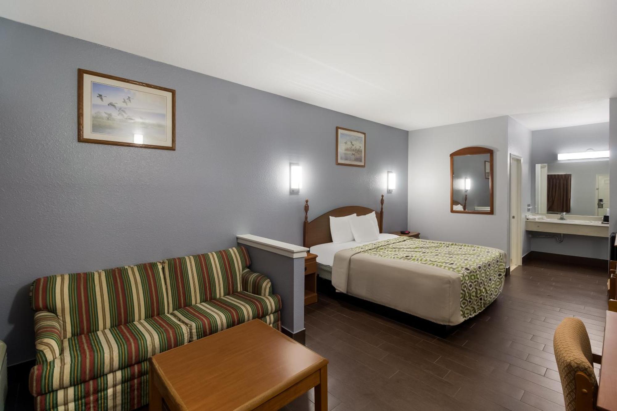Scottish Inn & Suites Hankamer Exterior foto
